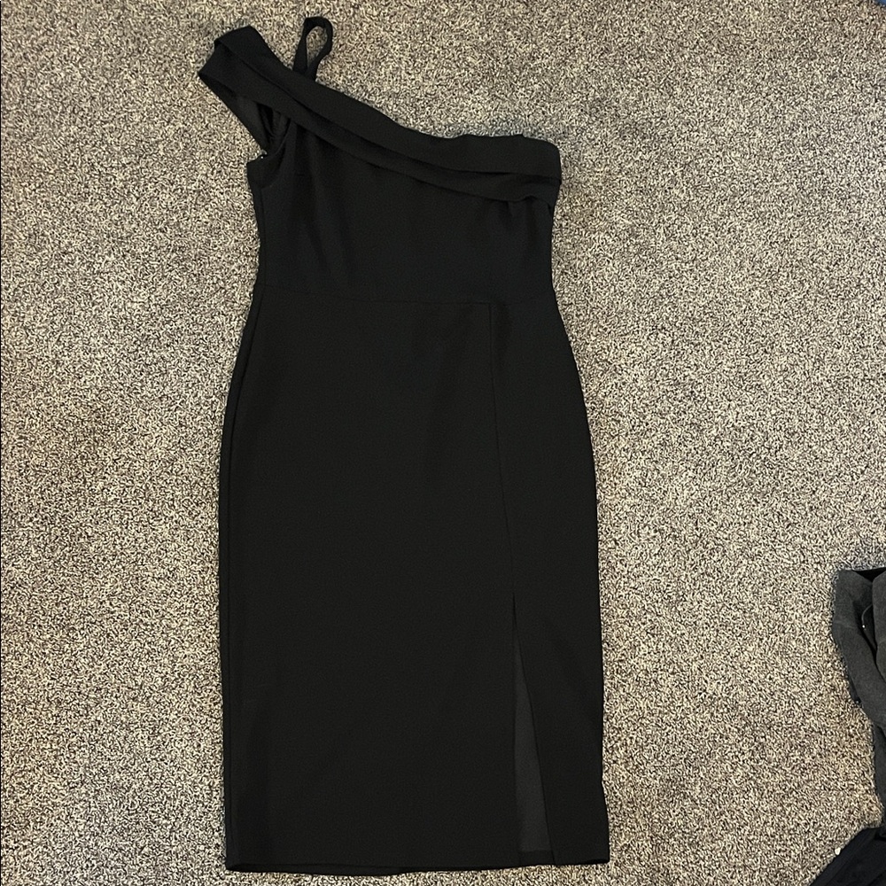 Premier Elegant Black One-Shoulder Dress